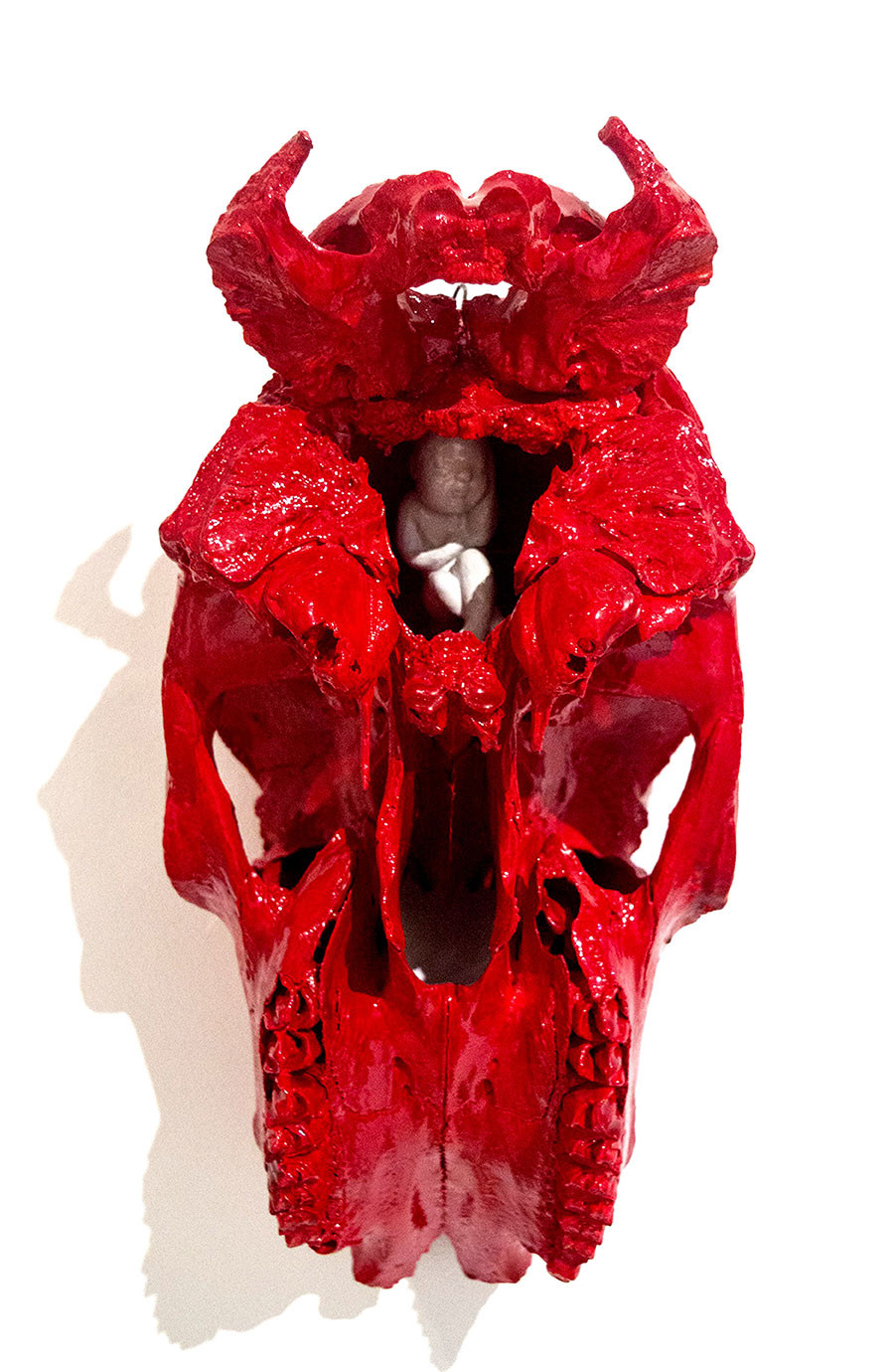 El no nato (huesos y resina de poliuretano o esmaltados)